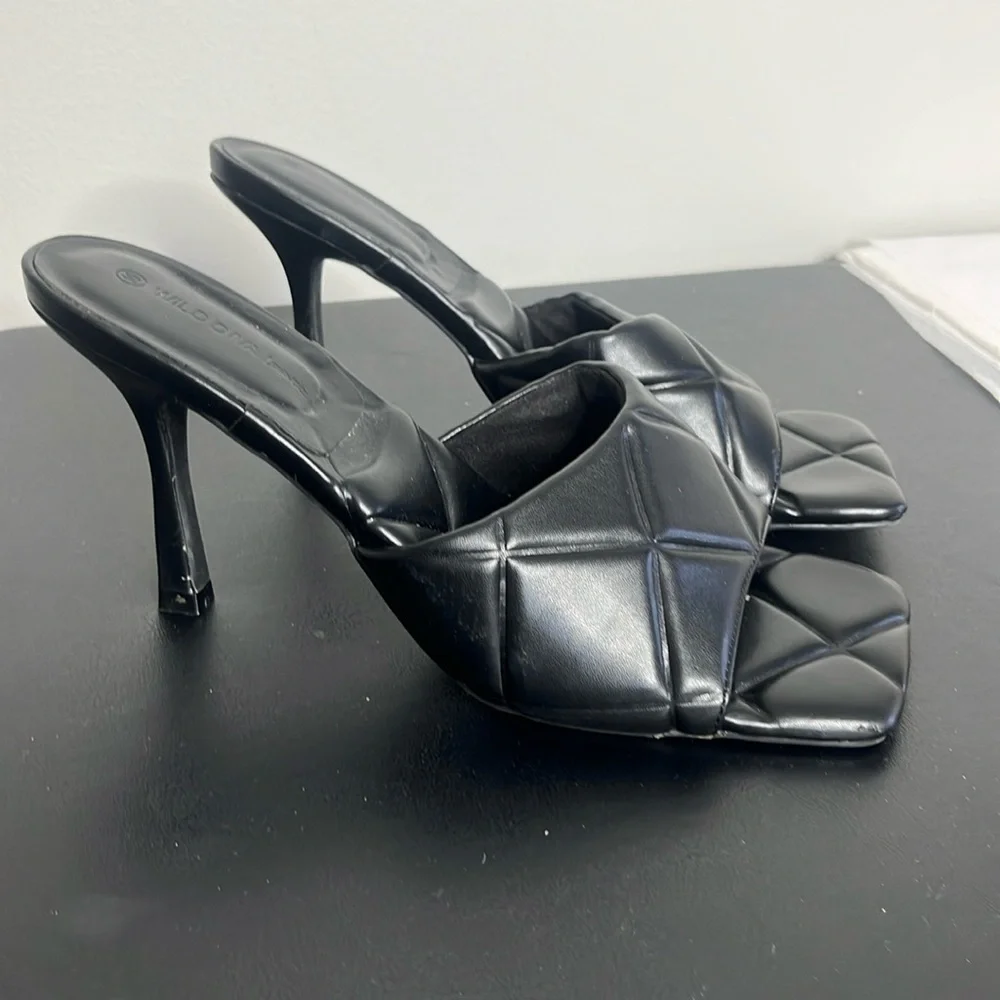 Women’s Size 10 Wild Diva Small Heeled Pumps